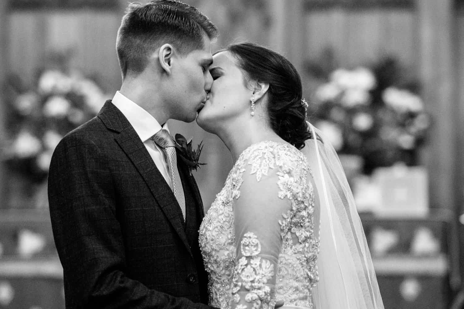 unposed wedding photography