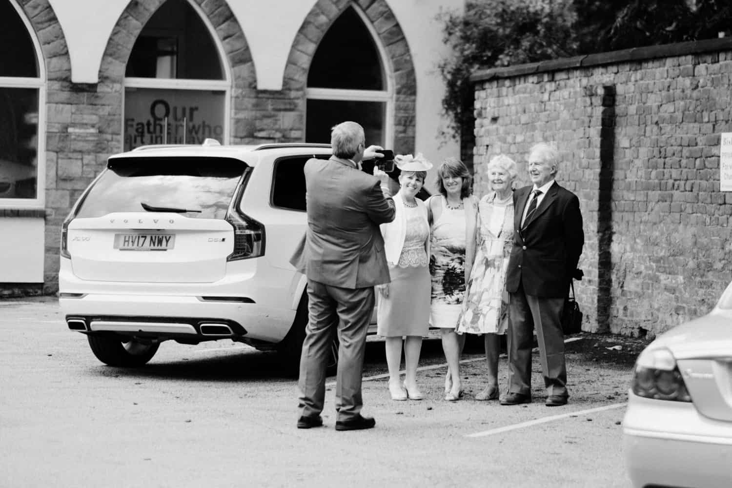 wedding guests arriving